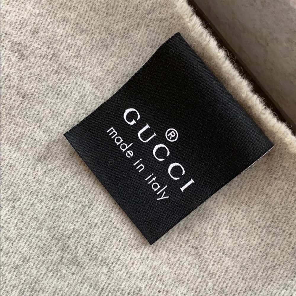 Brand new with original box Authentic GUCCI throw - Picture 5 of 9